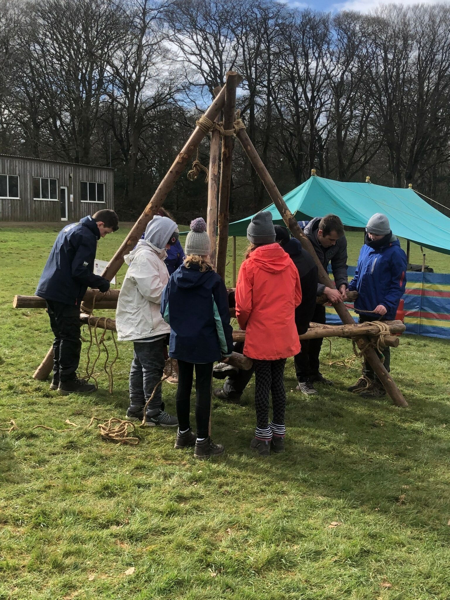 Scouts making pioneering project